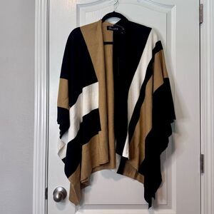Parrish LA Women’s Colorblock Stevie Poncho Wrap Sweater NWT One Size Cozy Chic